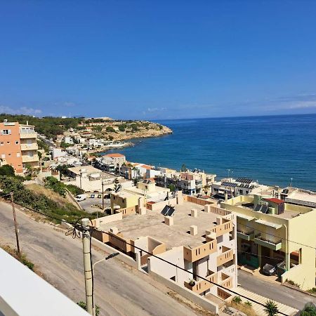 Seaview Flora'S Luxury Apartment-300Meters From The Beach ريثيمنو المظهر الخارجي الصورة