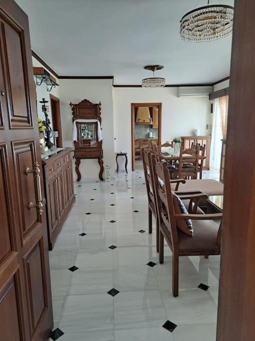 Seaview Flora'S Luxury Apartment-300Meters From The Beach ريثيمنو المظهر الخارجي الصورة