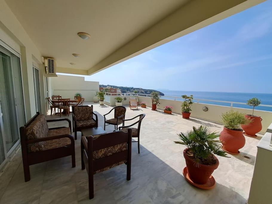 Seaview Flora'S Luxury Apartment-300Meters From The Beach ريثيمنو المظهر الخارجي الصورة