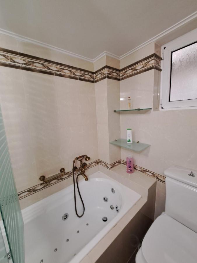 Seaview Flora'S Luxury Apartment-300Meters From The Beach ريثيمنو المظهر الخارجي الصورة